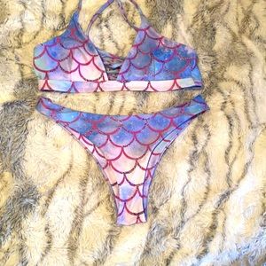 NWOT- Mermaid Cheeky criss cross back bikini